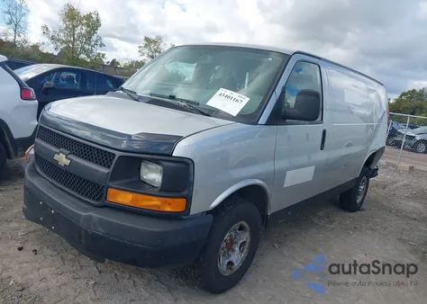 2014 Chevrolet Express 2500 Work Van z USA, uszkodzony, nr VIN 1GCWGFCA8E1140571
